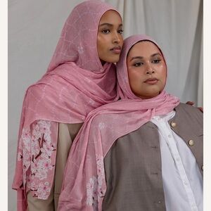 Vela Scarves Blush Sakura Standard Brand New with tags